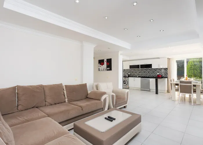 Golden Heights 5 *