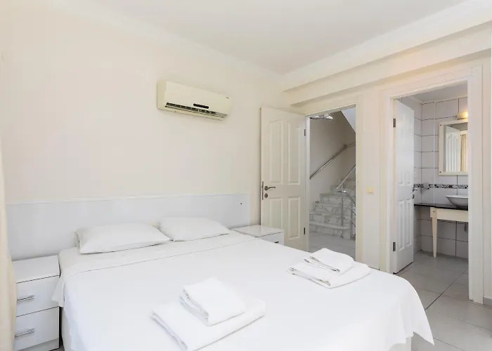 Golden Heights 5 *