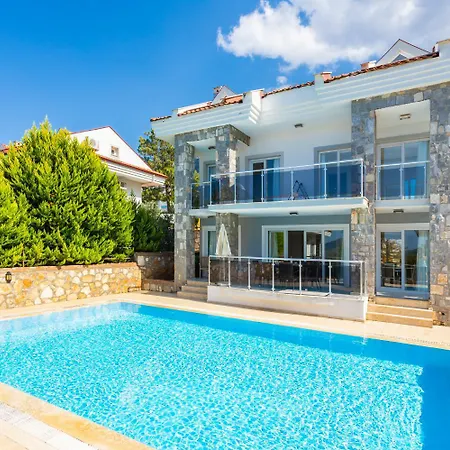 Villa Golden Heights 5 *